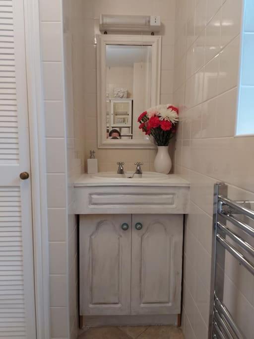 Cheerful, Cosy, One Bedroom Home With Patio And Parking Newbury  Eksteriør bilde