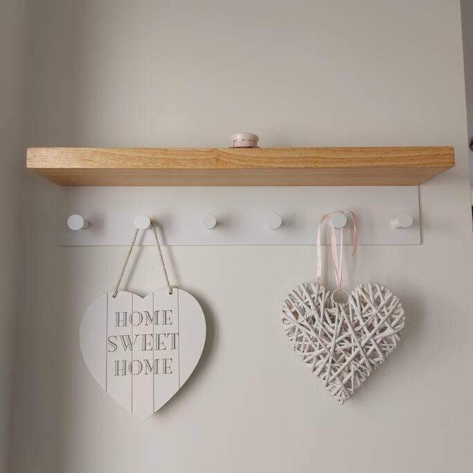 Cheerful, Cosy, One Bedroom Home With Patio And Parking Newbury  Eksteriør bilde